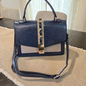 Beautiful neutral Aldo hand bag with crossbody strap!